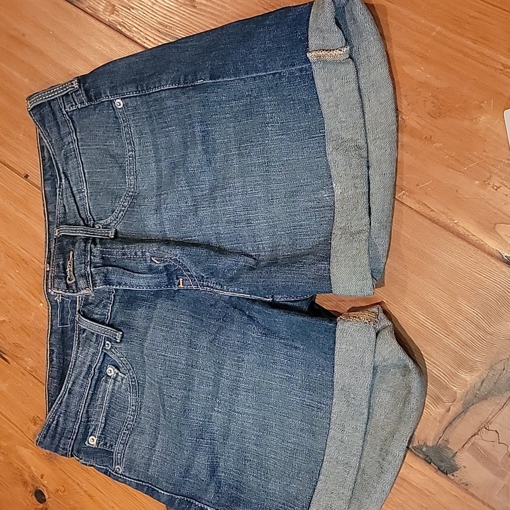 Levis denim shorts, 28